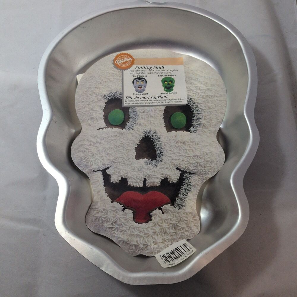 Wilton Smiling Skull Cake Pan #2105-2057 Skeleton Head Vintage Baking 2001 VTG